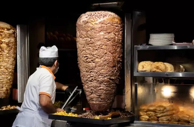 İhale ilanı Resmi Gazete’de! TMSF, Maydonoz Döner’i satıyor