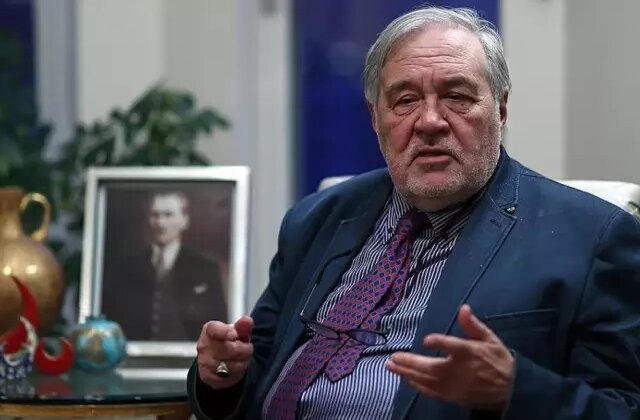 İlber Ortaylı’dan Rizelileri kızdıracak sözler: Sivri akıllı birisi bunlara çay öğretmiş