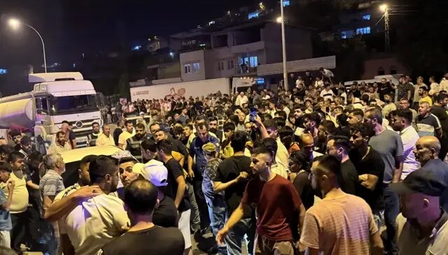 İlçeyi ayağa kaldıran kaza! Vali gelip kalabalığı ikna etti