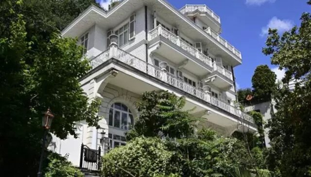 İstanbul Boğazı’nın en pahalılarından Beyaz Köşk yeniden satışa çıktı