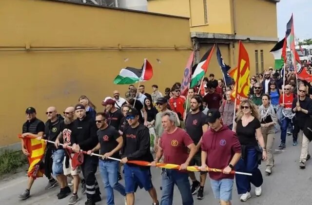 İtalya’da liman işçileri İsrail’e silah sevkiyatını engelledi