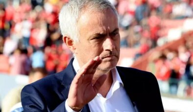 Jose Mourinho, ileride görev alacağı takımı resmen açıkladı