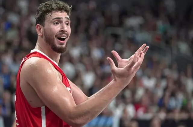 Maç bitti ama atmaya devam ediyor! Alperen’den Yunanistan’a bomba gönderme