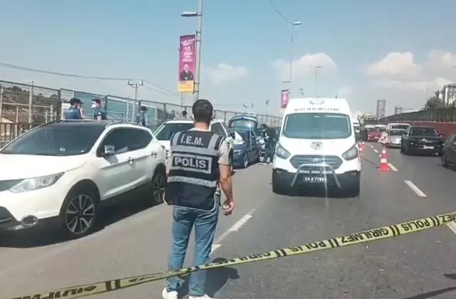 Marmaray istasyonu önünde korkunç olay: Aracın içinden ceset çıktı