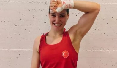 Milli Boksör Büşra Işıldar, Dünya Şampiyonası’nda gümüş madalya kazandı