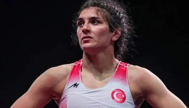 Milli güreşçimiz Nesrin Baş, Dünya ikincisi