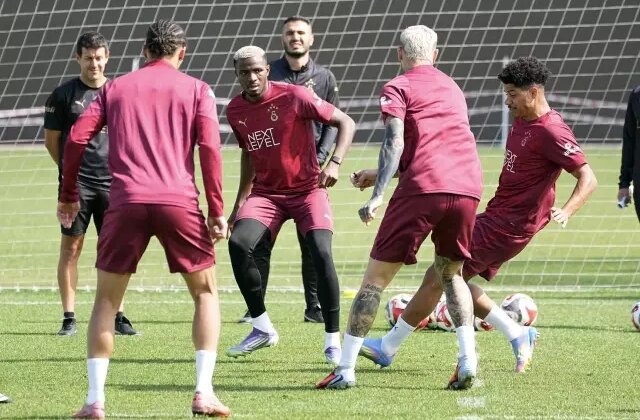 Osimhen’den taraftarı havalara uçuracak haber