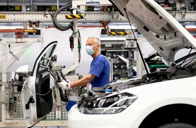 Kriz derinleşiyor! Otomotiv devi 13 bin kişiyi daha işten çıkaracak