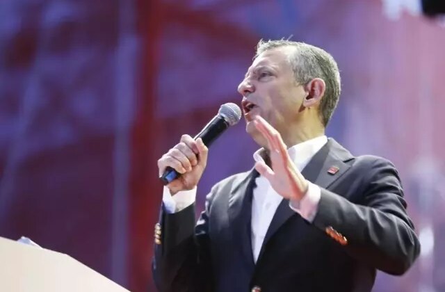 Özgür Özel AK Parti’ye geçen belediye başkanlarına çattı: Tarihteki yerlerini aldılar
