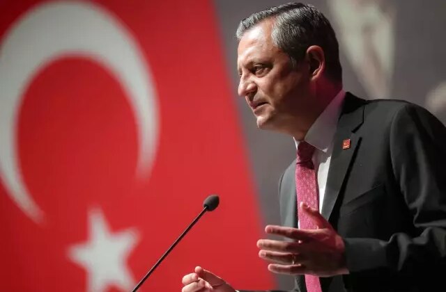 Özgür Özel, yeniden CHP Genel Başkanı seçildi