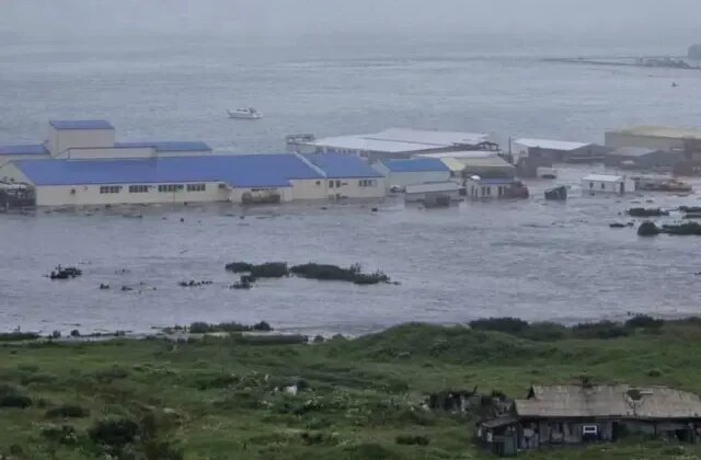 Rusya’nın Kamçatka bölgesinde 7,4 büyüklüğünde deprem, tsunami uyarısı verildi