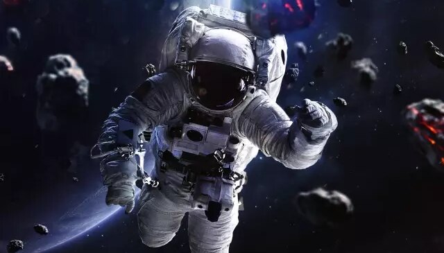 Sahte astronot, yaşlı kadını akılalmaz yöntemle dolandırdı