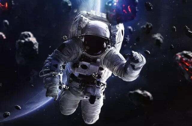 Sahte astronot, yaşlı kadını akılalmaz yöntemle dolandırdı