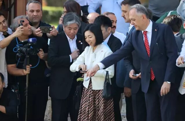 Şanlıurfa’yı ziyaret eden Japon Prensesi Mikasa’nın ilk durağı Balıklıgöl oldu