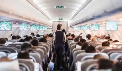 Sarhoş kadın pilot yolculara cehennemi yaşattı
