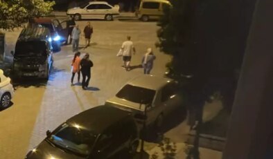 Depremin ardından büyük panik! Halk gece yarısı sokaklara döküldü