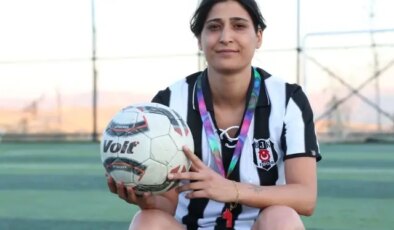 Süper Lig’e golleriyle damga vuran yıldız ismin kuzeni Yağmur Bor, halı sahaların gözdesi oldu