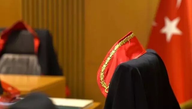 Türbanlı hakimi reddeden avukat davasında tanıklar dinlendi