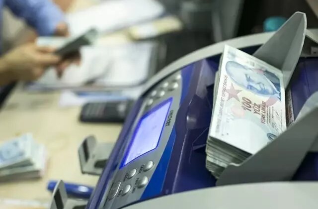 “Haftada 4 gün mesai” için düğmeye basıldı: İlk etapta kamu kurumlarında denenecek