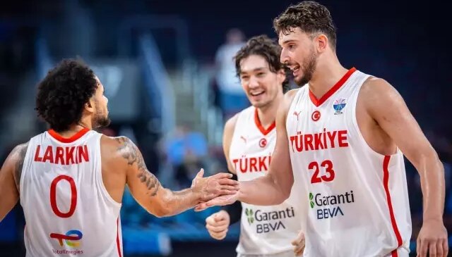 Ülkemizi EuroBasket’te finale taşıyan yıldız A Milli Takım’ı bıraktı
