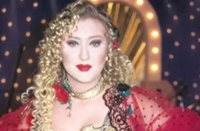 Ünlü şarkıcı Güllü evinin balkonundan düşerek hayatını kaybetti