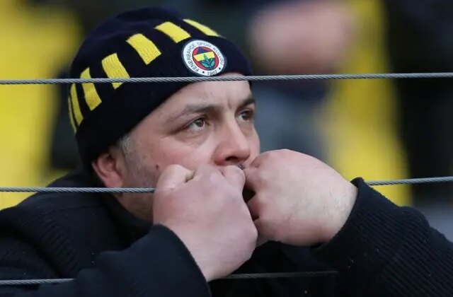 Yıldız futbolcudan Fenerbahçe’ye kötü haber