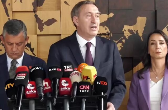 Ziyaret sonrası ilk açıklama: Özel’in yanında saf tutan DEM’den iktidara mesaj