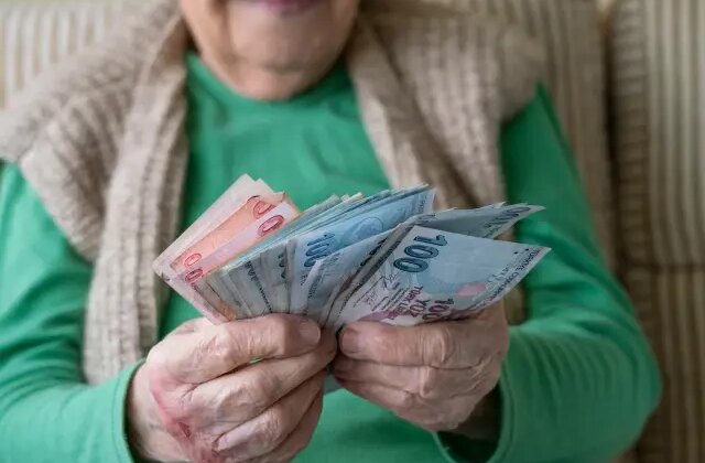 1 milyon emekliye kötü haber! Maaşlarından kesinti yapılacak