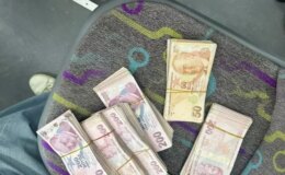103 bin liralık poşeti bulan otobüs şoförü, parayı sahibine ulaştırdı