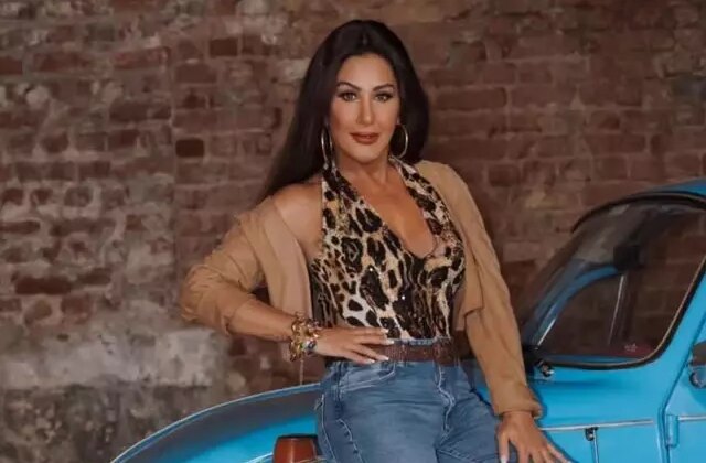 71 Yaşındaki Nükhet Duru’dan küvet pozu