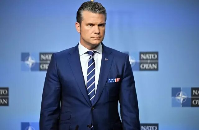 ABD Savunma Bakanı Hegseth’in uçağı İngiltere’ye acil iniş yaptı