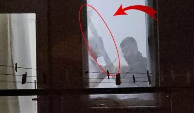 Evine çağırdığı arkadaşını kılıçla rehin aldı