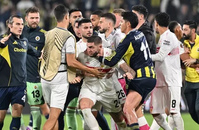 Atılan manşetleri görmeniz lazım! Bütün ülke Fenerbahçe’yi konuşuyor