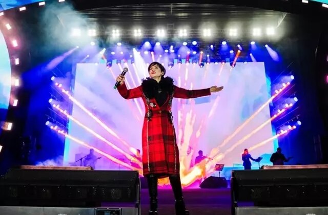 Aydilge’den sahnede duygulandıran Filistin mesajı