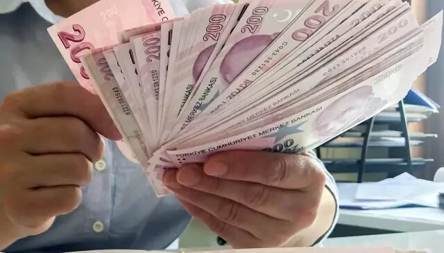 AYM’den memur ve emekliyi üzecek zam kararı