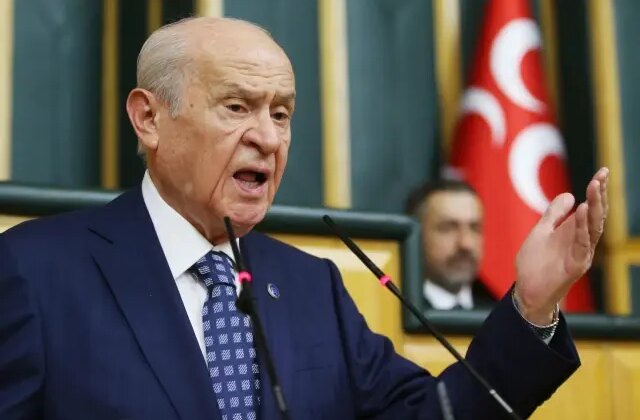 Bahçeli tarihi çağrısını yineleyip plaka verdi: 81 Düzce’den sonra 82 KKTC olmalı