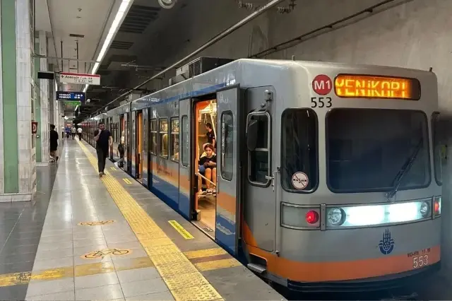 Bakırköy Metro istasyonunda bir kişi raylara atlayarak intihar etti 2146 bakirkoy metro istasyonunda bir kisi raylara 19157764 6695 o