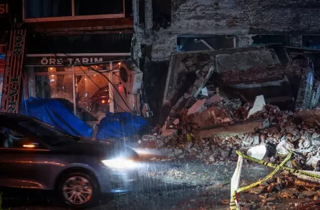 Balıkesir beşik gibi! 6.1'lik deprem sonrası 100'den fazla artçı meydana geldi 1 Balıkesir beşik gibi! 6.1’lik deprem sonrası 100’den fazla artçı meydana geldi