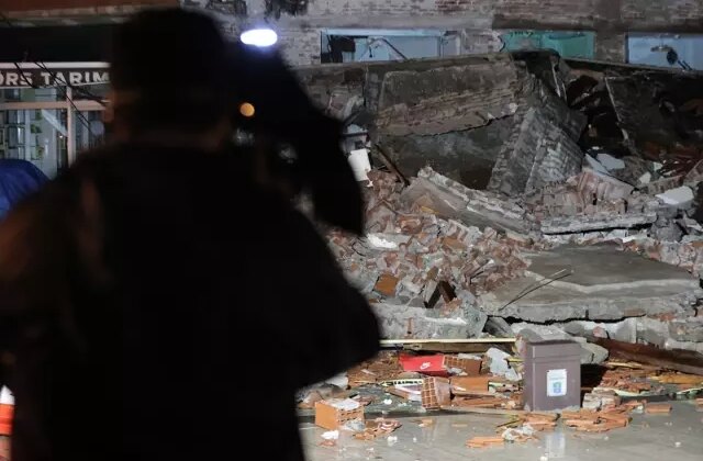 Balıkesir depremindeki yıkımın boyutu! İşte bölgeden ilk görüntüler 1 Balıkesir depremindeki yıkımın boyutu! İşte bölgeden ilk görüntüler