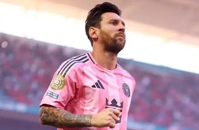 Beklenen oldu! Lionel Messi, 3 yıllık imzayı attı