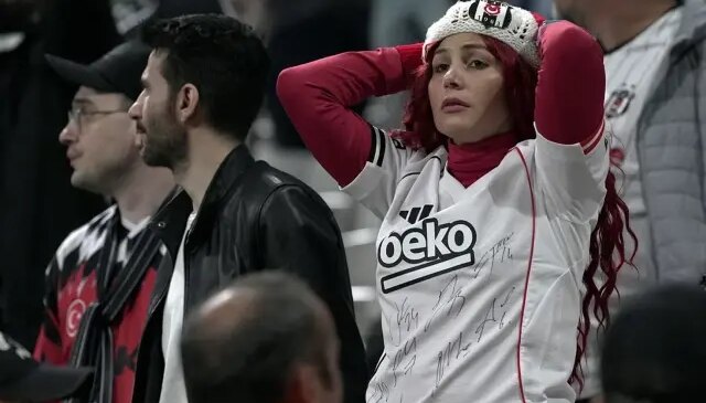 Beşiktaş taraftarından 3 futbolcuya tepki