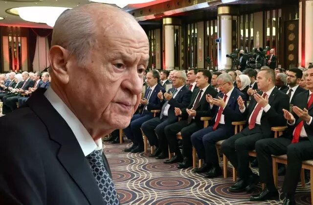Beştepe'deki 29 Ekim resepsiyonunda dikkat çeken detay! Bahçeli katılmadı 1 Beştepe’deki 29 Ekim resepsiyonunda dikkat çeken detay! Bahçeli katılmadı