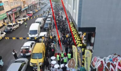 Bin liralık ürünün 100 TL’ye satılması izdihama neden oldu