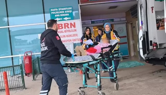 Bursa’da demir kapının altında kalan 9 yaşındaki çocuk ağır yaralandı
