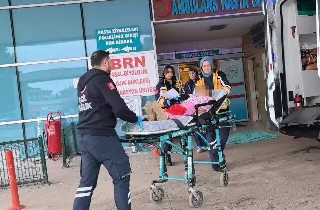 Bursa’da demir kapının altında kalan 9 yaşındaki çocuk ağır yaralandı