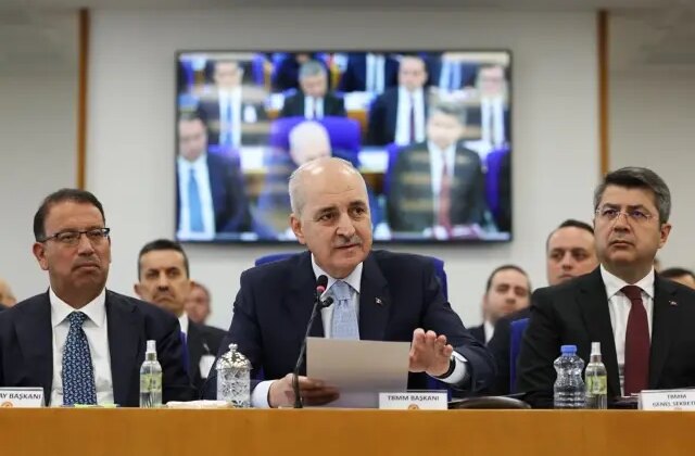 Bütçe Komisyonu'nda Numan Kurtulmuş salonu terk etti: Bu çok ağır bir hakaret 1 Bütçe Komisyonu’nda Numan Kurtulmuş salonu terk etti: Bu çok ağır bir hakaret