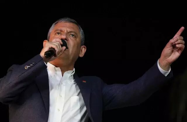 CHP lideri Özel, ardı ardına 4 iddia sıralayıp Başsavcı Gürlek’e seslendi