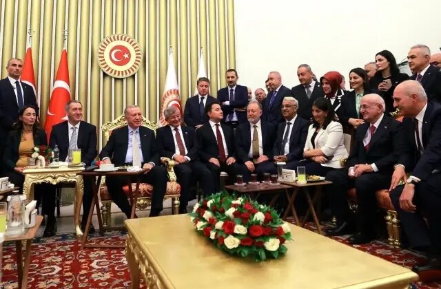 Haberler.com’daki çıkışından sonra Babacan’a Özel’den telefon: Erdoğan’la görüntünüzü yadırgamadım