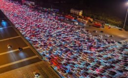 Çin’deki tatil trafiği görenleri hayrete düşürüyor