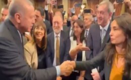 Cumhurbaşkanı Erdoğan, Genel Kurul’da fark etmediği DEM Partili Hatimoğulları’yla resepsiyonda tokalaştı: Kusura bakmayın